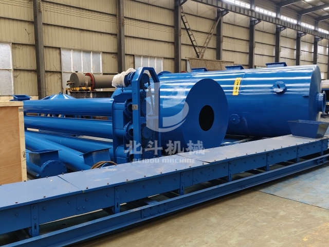 大型炭化生產(chǎn)線全套設(shè)備高效裝車與發(fā)運(yùn)